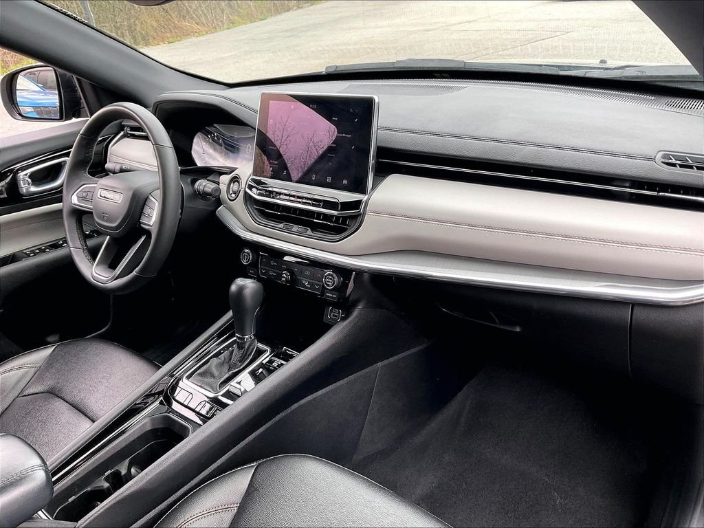 Used 2024 Gray Jeep Limited image 13