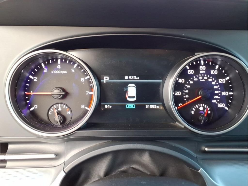 Used 2024 White Kia LX image 23