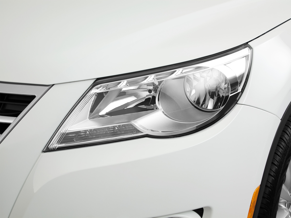 Used 2011 White Volkswagen S image 52