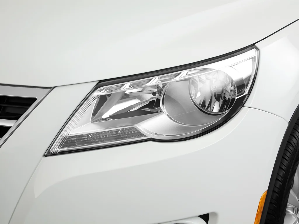Used 2011 White Volkswagen S image 52
