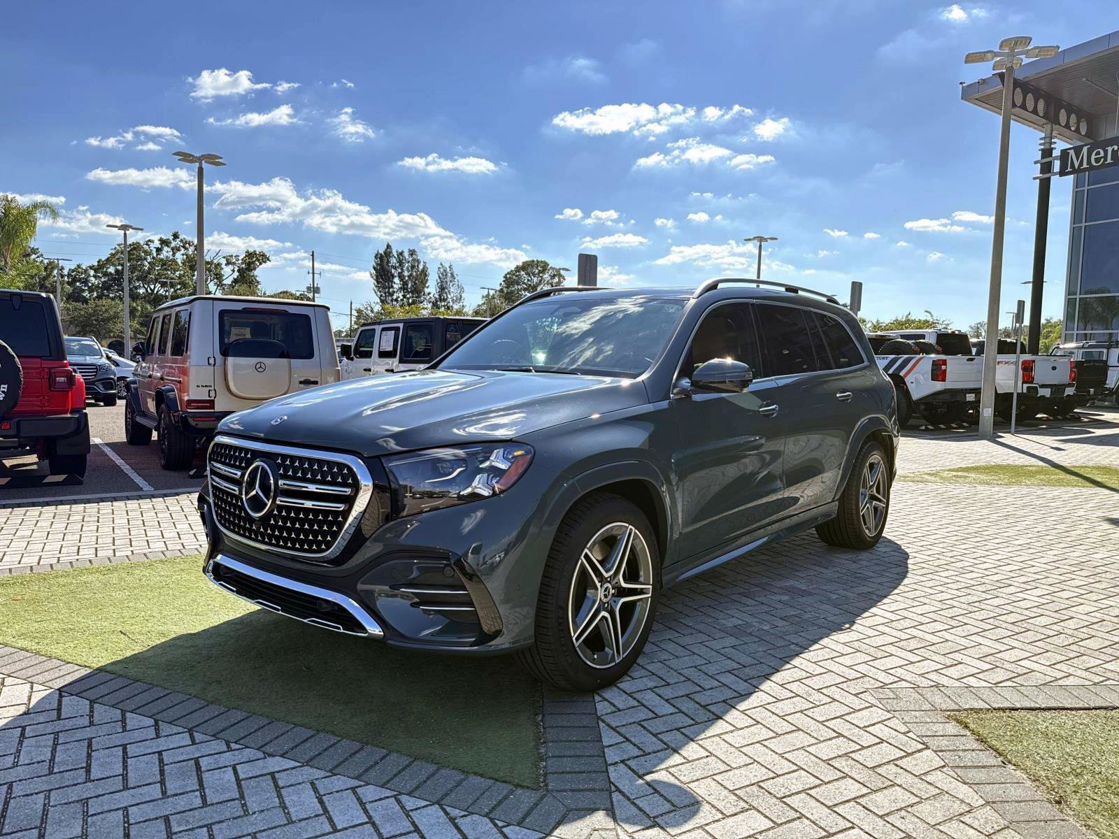 New 2027  Mercedes-Benz 450 4MATIC® SUV image 2