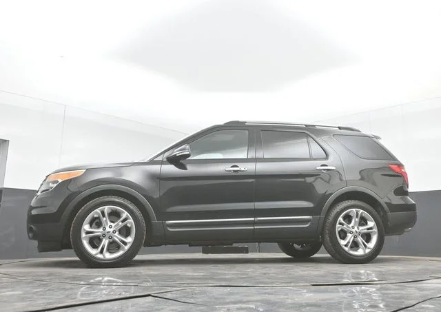 Used 2014 Black Ford Limited image 43