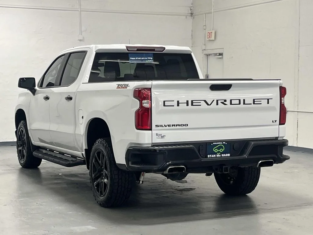 Used 2021 SUMMIT WHITE Chevrolet LT Trail Boss image 6