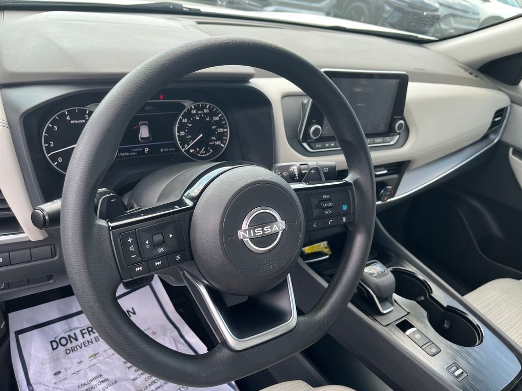 Used 2023 White Nissan SV image 14