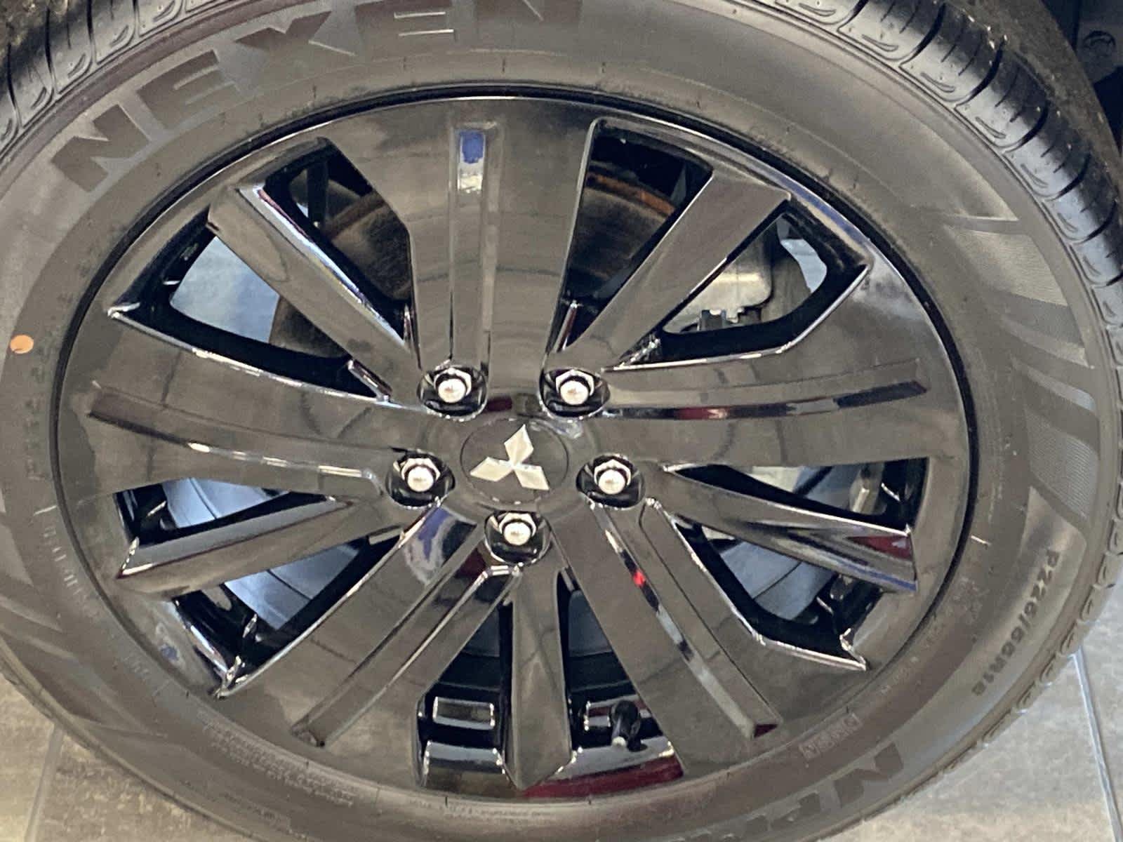 Used 2024 White Diamond Mitsubishi Ralliart image 26