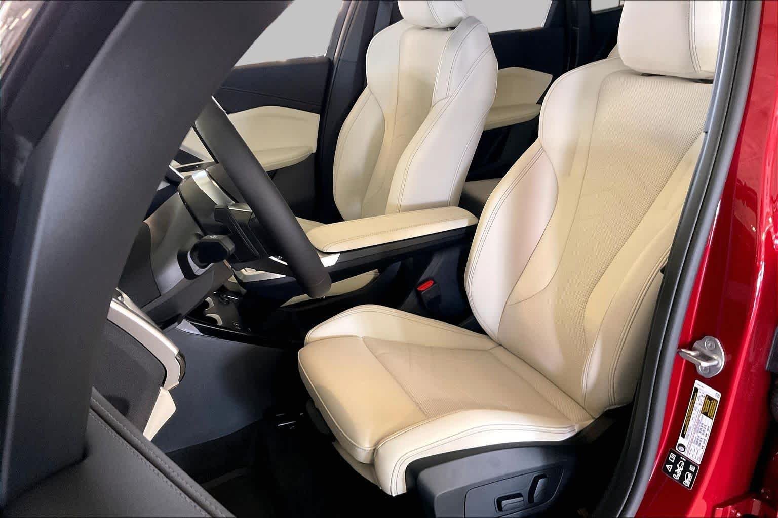 New 2026 Vegas Red Metallic BMW xDrive28i image 9