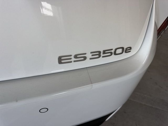 New 2026 Ultra White Lexus ES 350e PREMIUM image 25