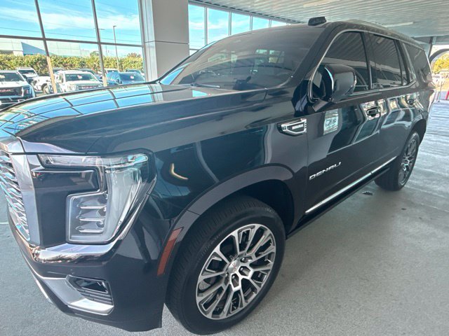 Used 2025 Black GMC Denali image 1