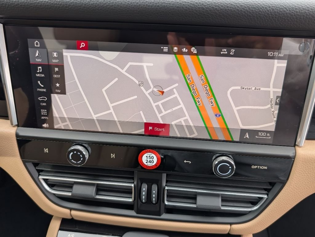 2026 Porsche Macan T - Photo 14