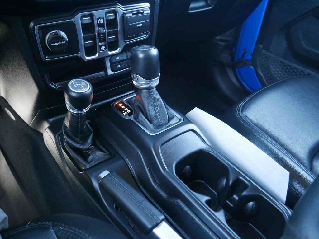 Used 2022 Blue Jeep Unlimited Sahara Altitude image 39