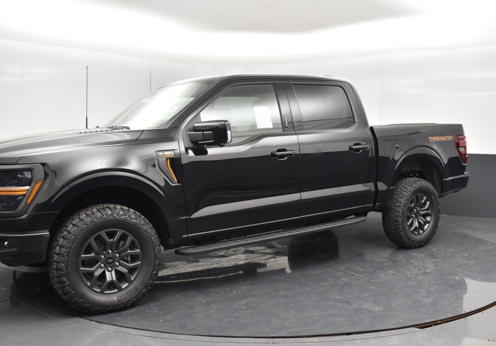 New 2026 Agate Black Metallic Ford Tremor® image 15