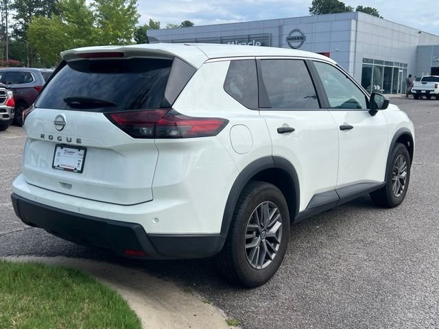 Used 2024 White Nissan S image 5