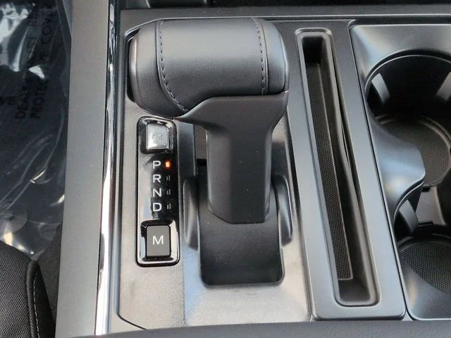 New 2026 Agate Black Metallic Ford XLT image 19