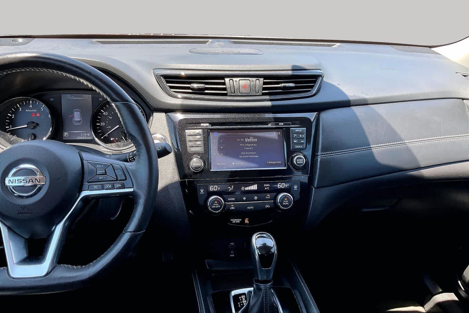 Used 2017 Gun Metallic Nissan SL image 7