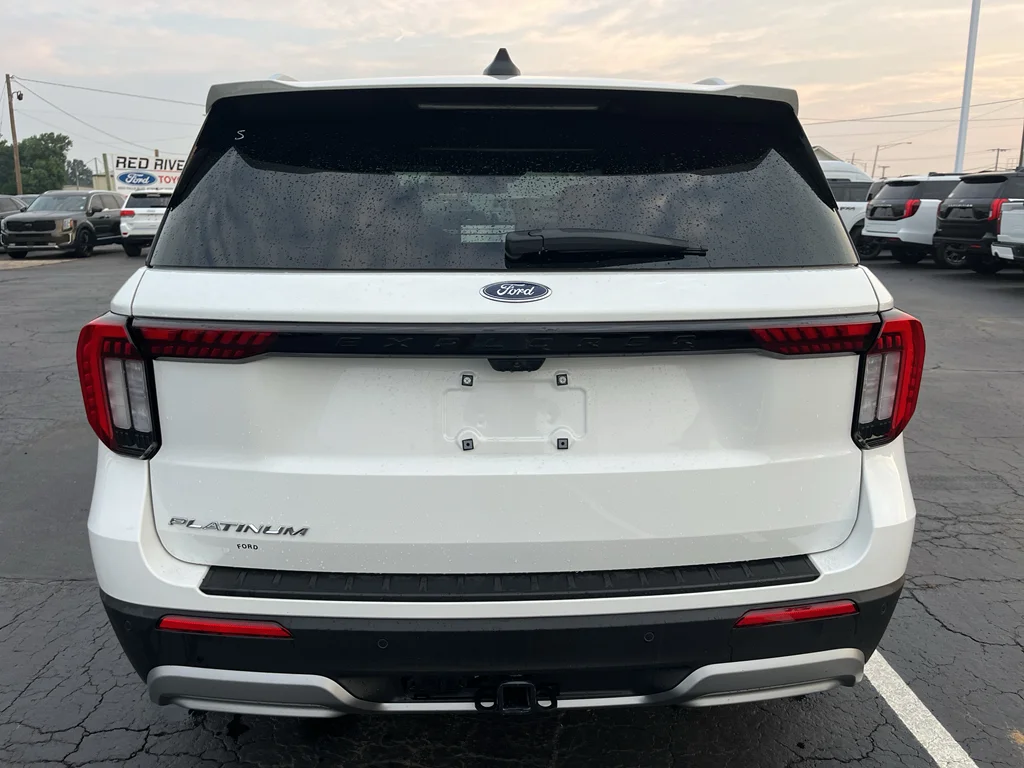 New 2026 Star White Metallic Tri-Coat Ford Platinum™ image 6