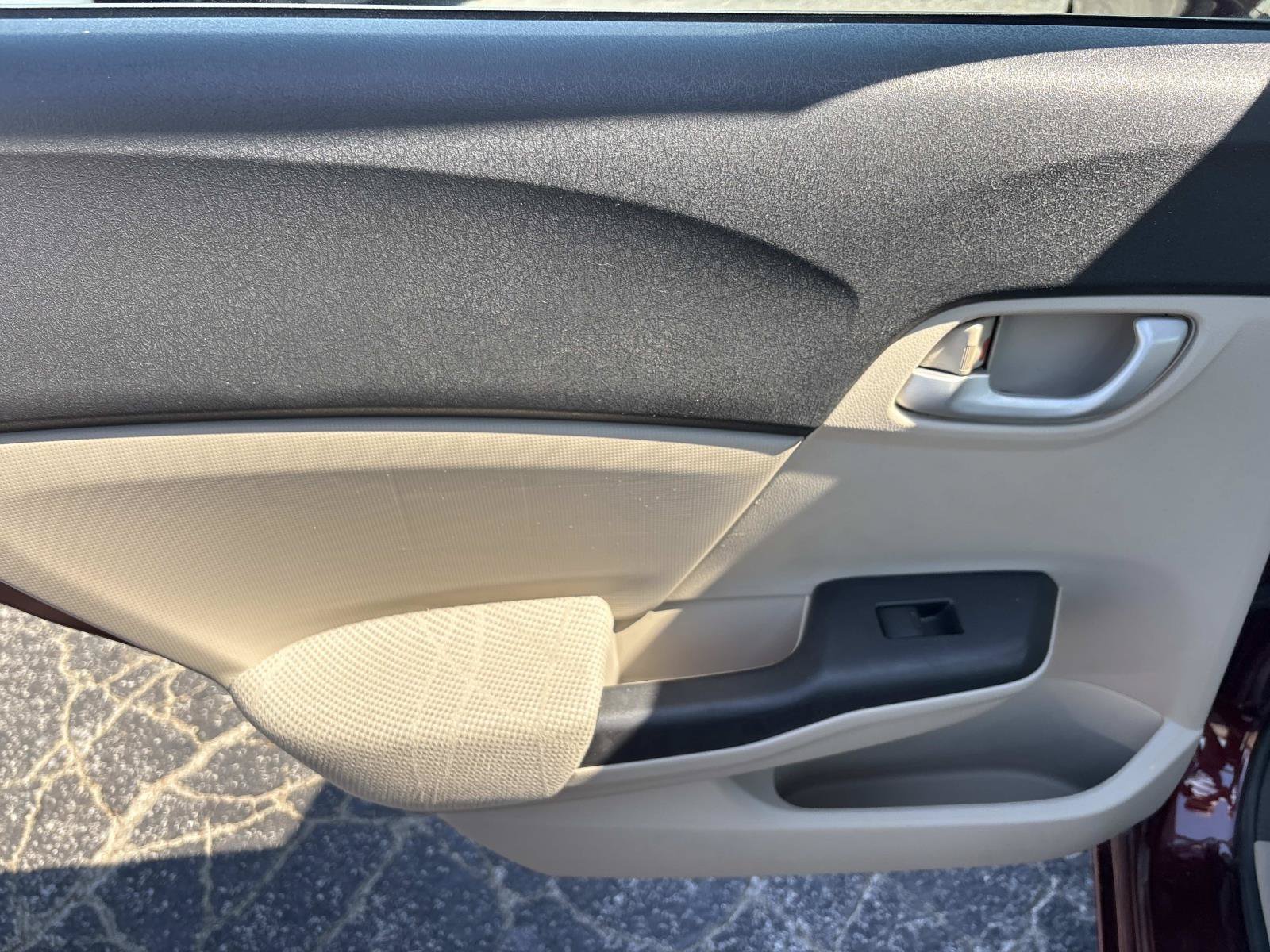 Used 2012  Honda LX image 17