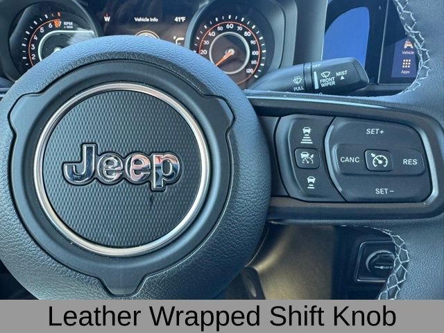 New 2026 Hydro Blue Pearl-Coat Exterior Paint Jeep Sahara image 31