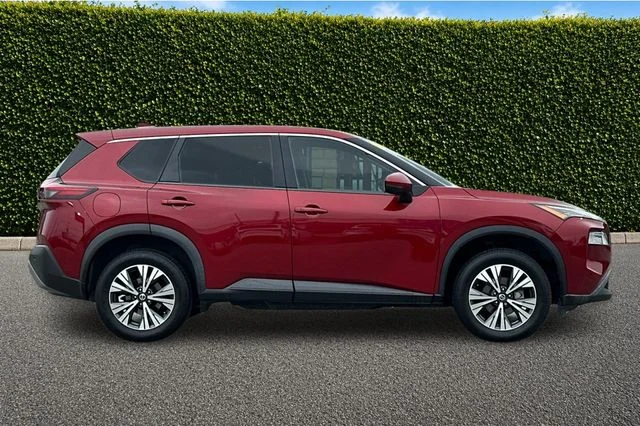 Used 2021 Red Nissan SV image 3