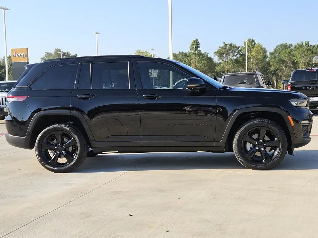 Used 2025 Black Jeep Limited image 9