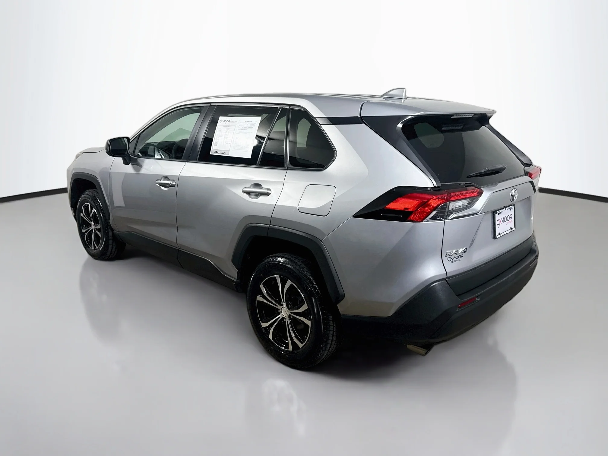 Certified Used 2022 Silver Sky Metallic Toyota LE image 5