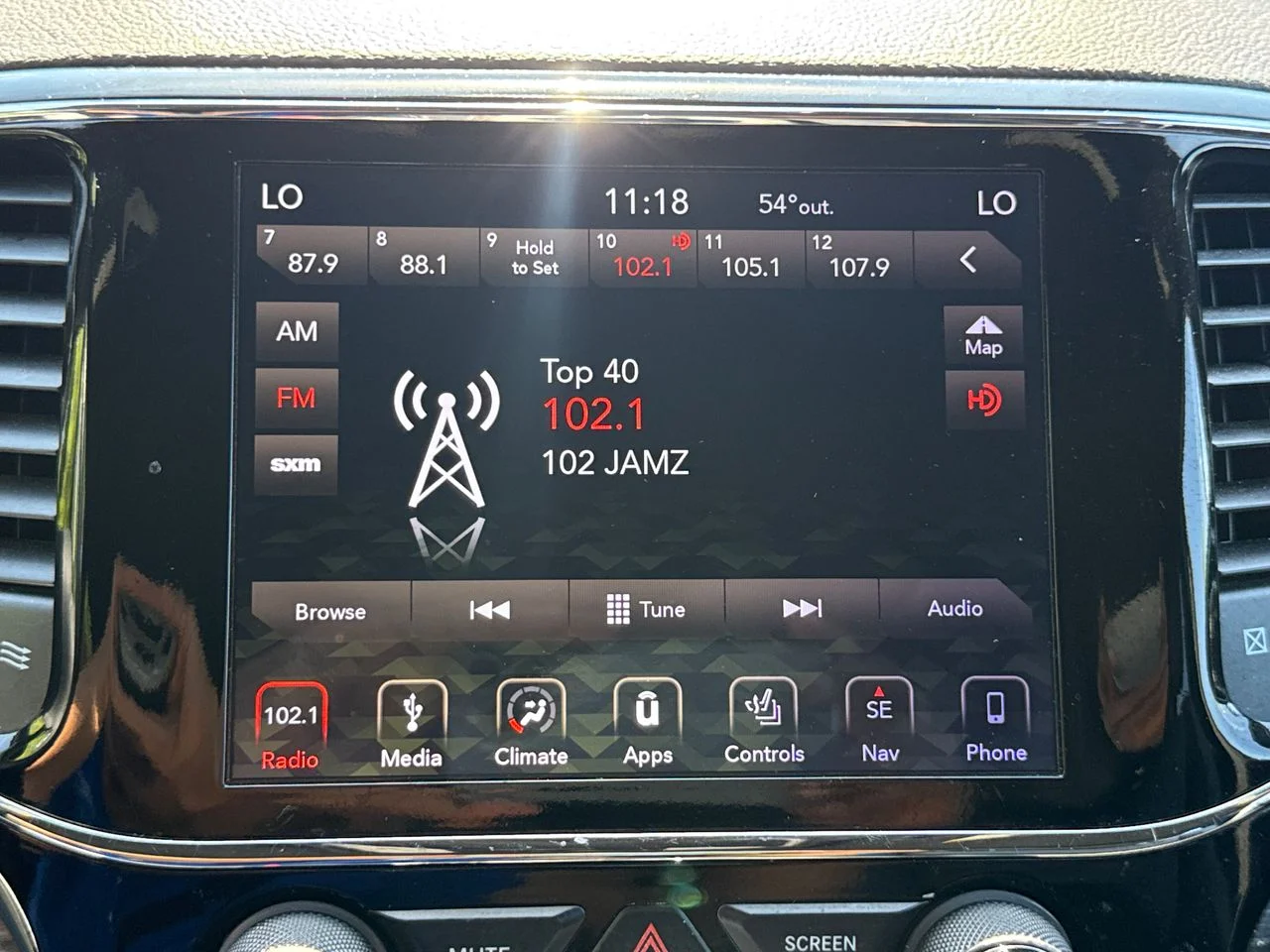 Used 2019 Red Jeep Laredo E image 25