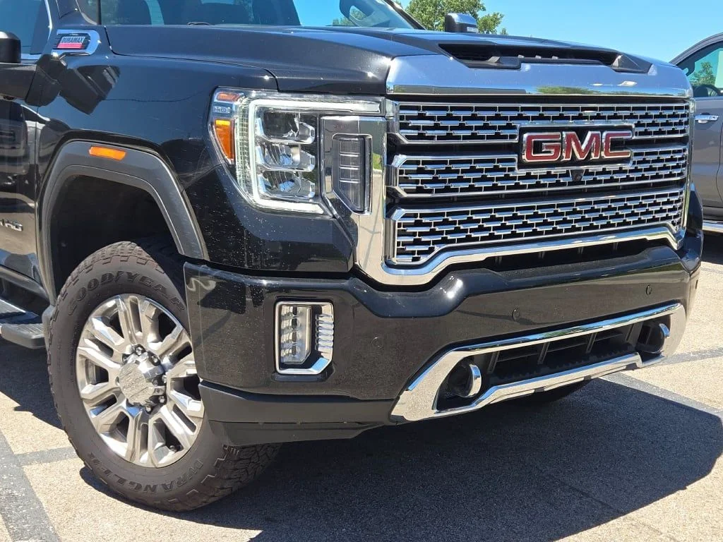 Used 2023 Black GMC Denali image 2