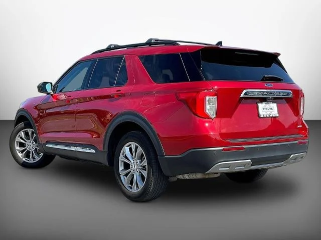 Certified Used 2023 Rapid Red Metallic Tinted Clearcoat Ford XLT image 39