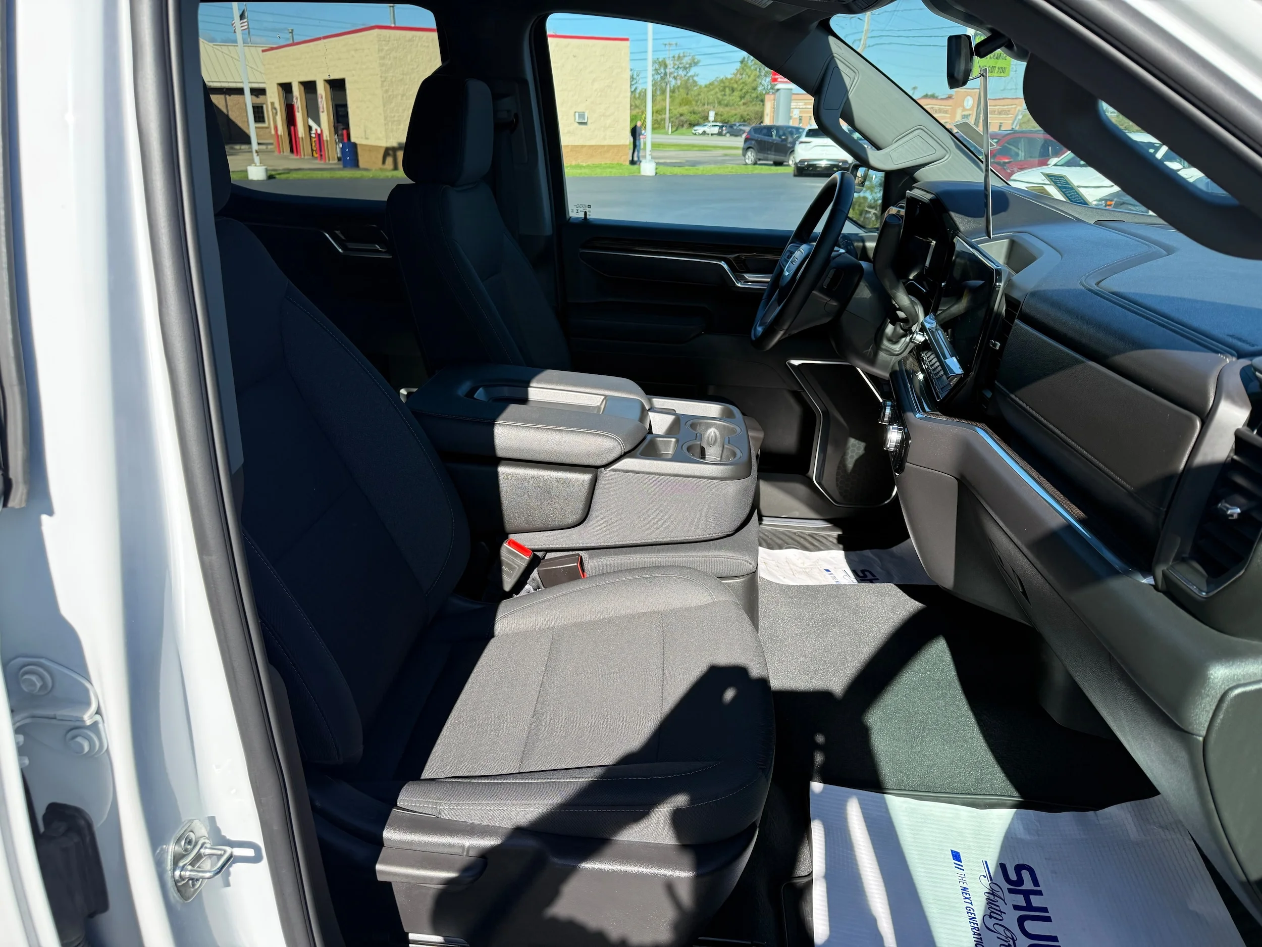 Used 2025 Summit White GMC Elevation image 24