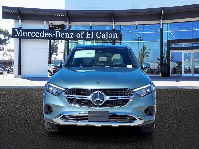 New 2027 Silver Mercedes-Benz GLC 300 image 2