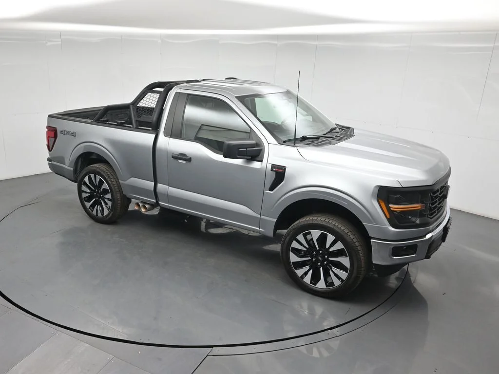 Used 2024 Silver Ford XL image 35