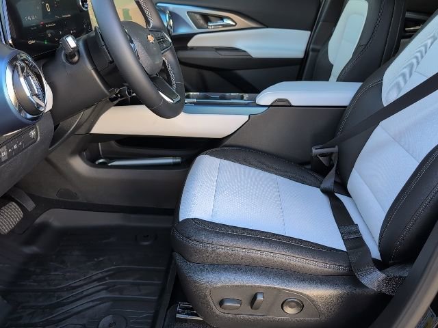 2026 Chevrolet Equinox EV 2LT - Photo 12