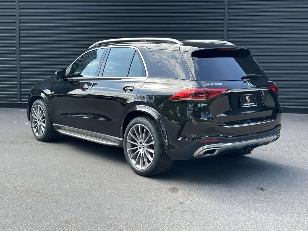 Used 2022 Black Mercedes-Benz 4MATIC® image 3