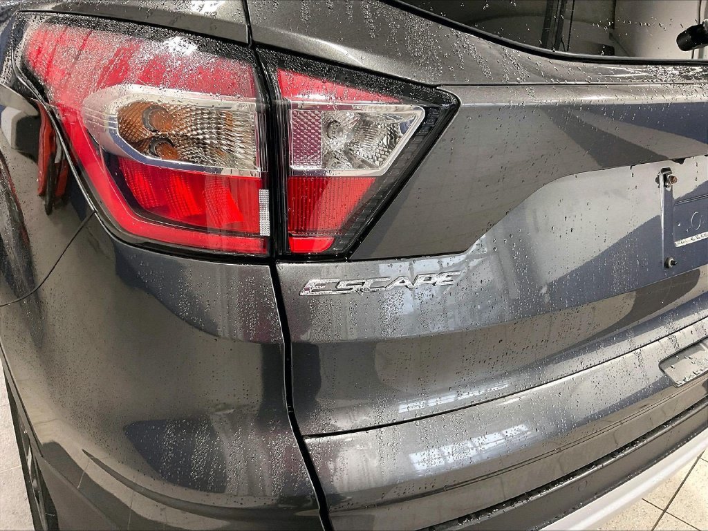 Used 2017 Gray Ford SE image 29