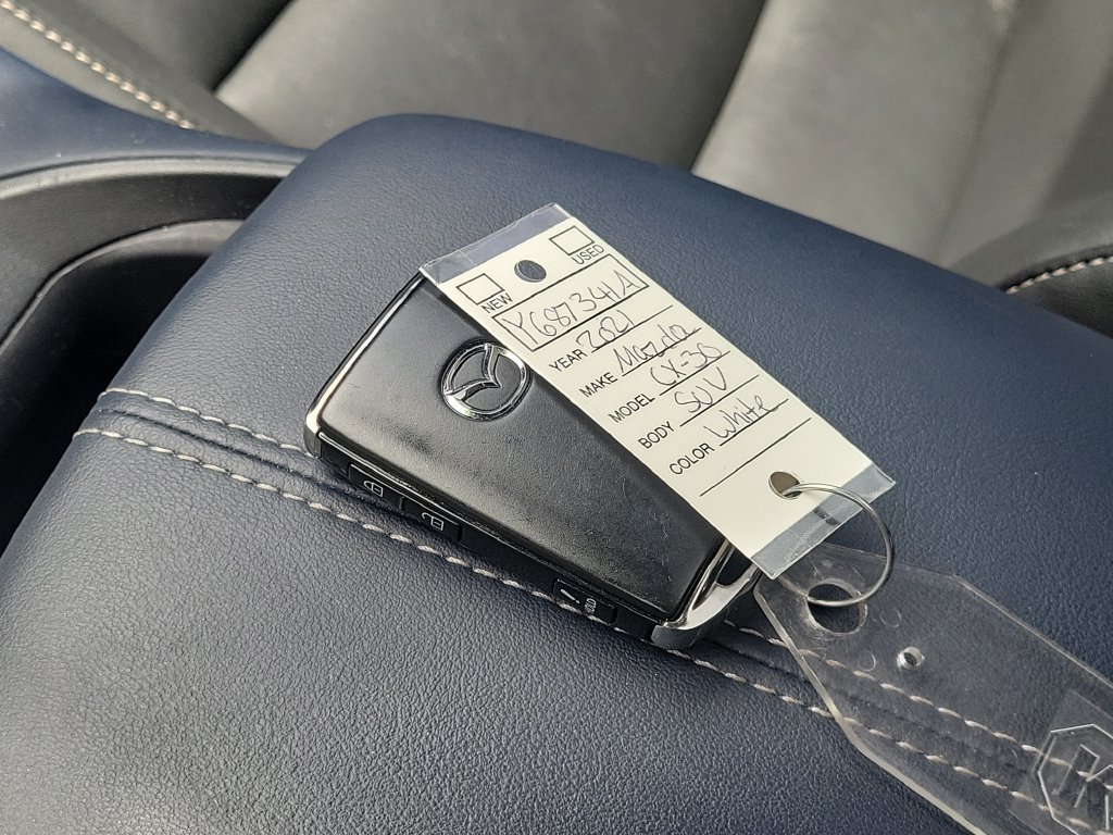 Used 2021 White Mazda Preferred image 28