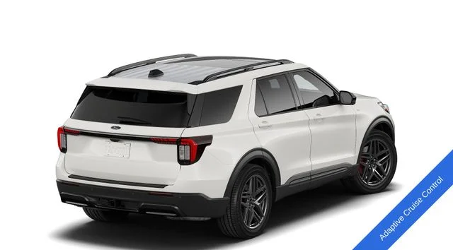 New 2026 Star White Metallic Tri-Coat Ford ST-Line image 3