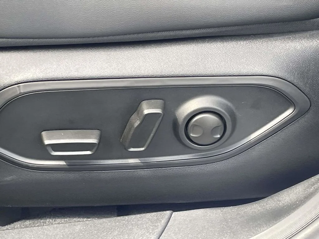 New 2026 Bright White Clearcoat Jeep Laredo image 27
