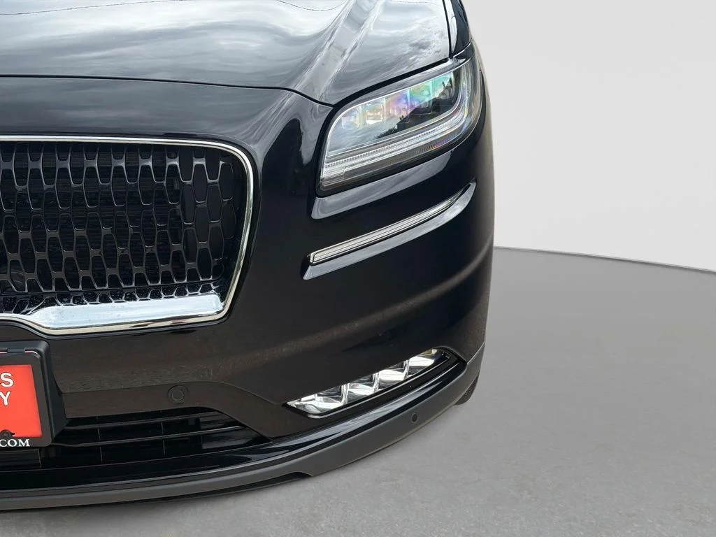 Used 2023 Black Lincoln Reserve image 11