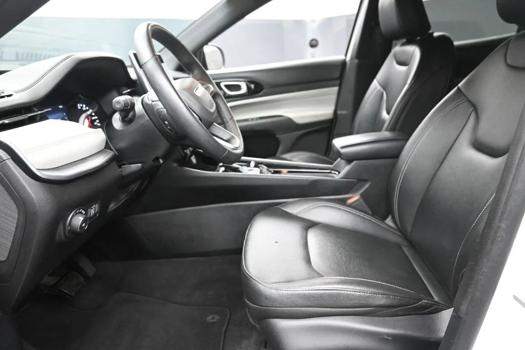 Certified Used 2025 White Jeep Limited image 16
