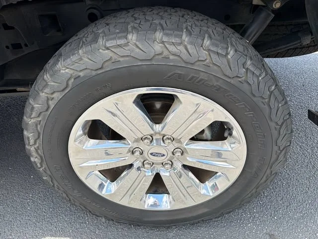 Used 2019 Black Ford LARIAT image 19