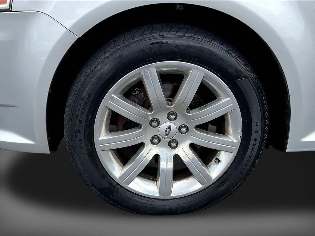Used 2012 Silver Ford Limited image 34