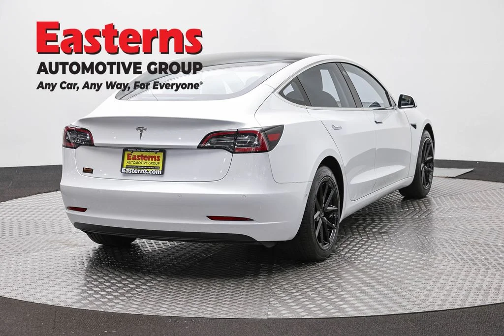 Used 2019 White Tesla Standard Range Plus image 5