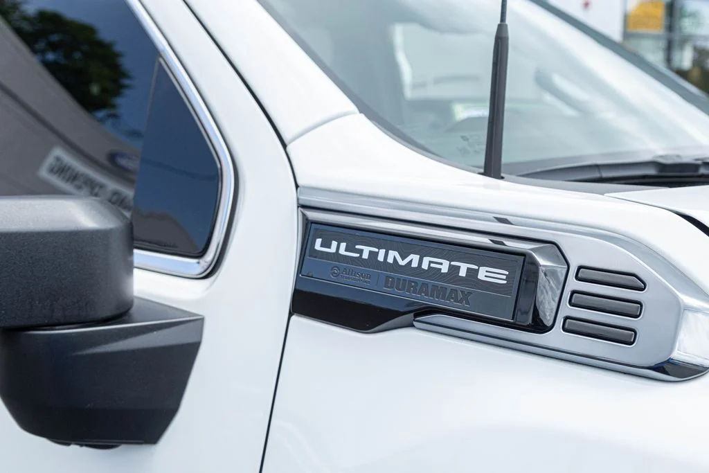 Used 2025 White GMC Denali Ultimate image 14