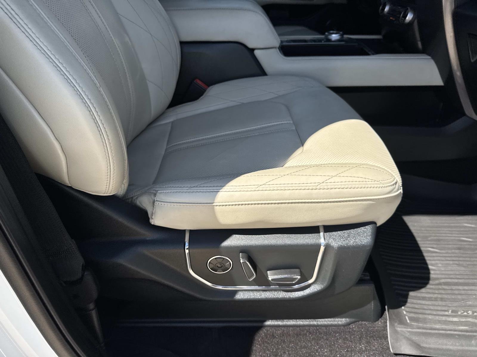Used 2021 Star White Metallic Tri-Coat Ford Platinum image 12