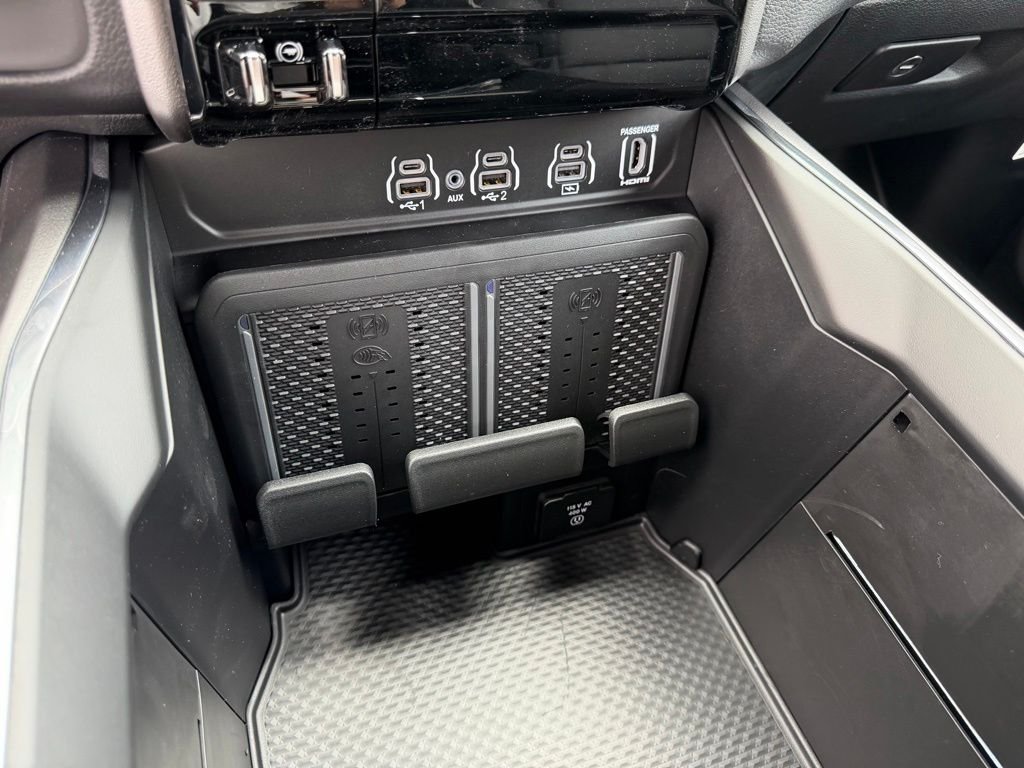 New 2026 Bright White Clear-Coat Exterior Paint RAM Laramie image 26