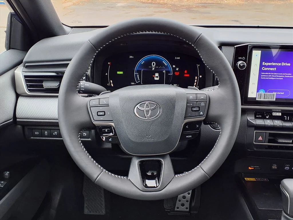 2026 Toyota Camry SE - Photo 13