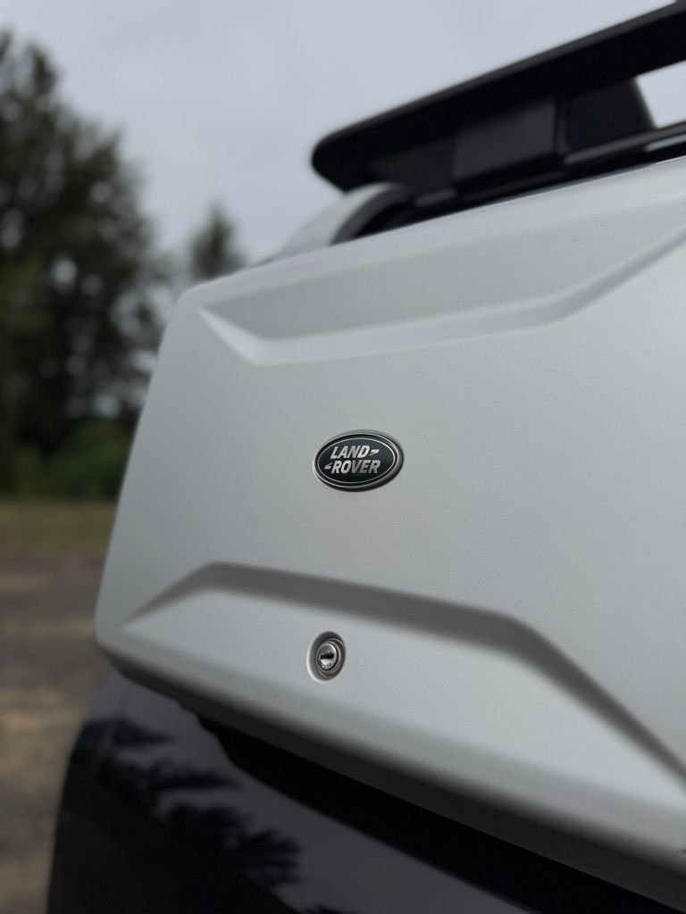 Used 2022 Santorini Black Metallic Land Rover SE image 56