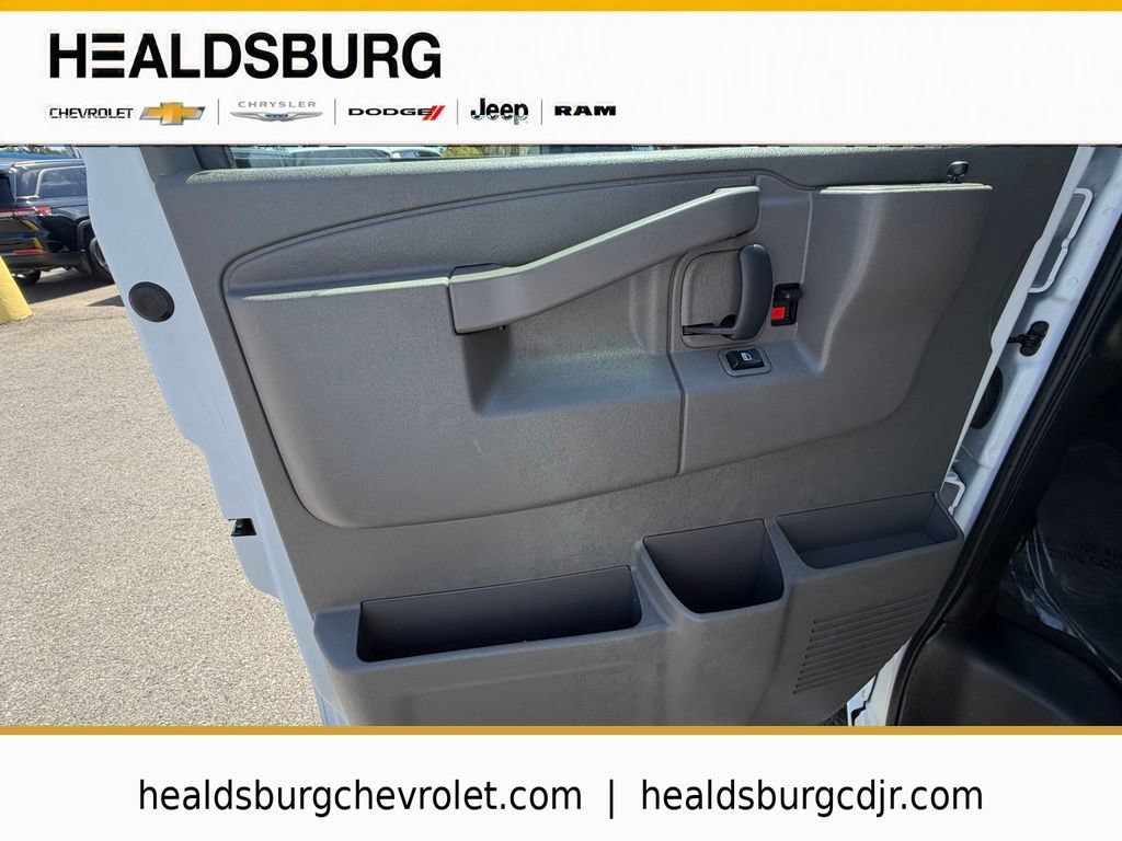 2025 Chevrolet Express Passenger LT - Photo 11