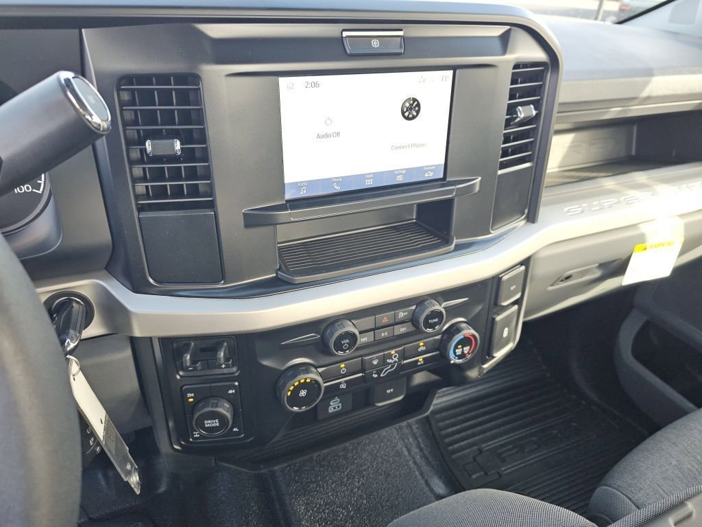 New 2026 Oxford White Ford XL image 33