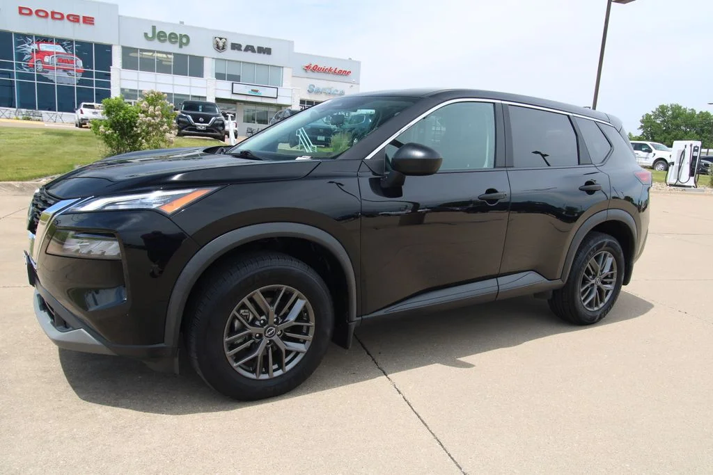 Used 2023 Black Nissan S image 16
