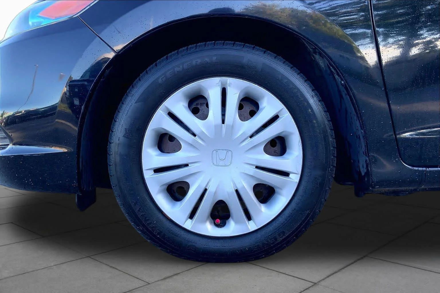 Used 2011 Crystal Black Pearl Honda LX image 10